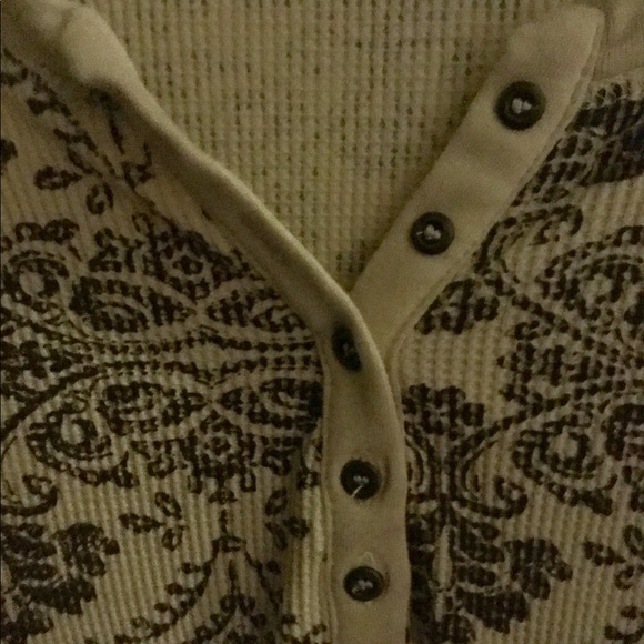 🌟2/$5 DONATING SOON! LAST CHANCE!Long Sleeve Waffle Tee - Picture 4 of 4